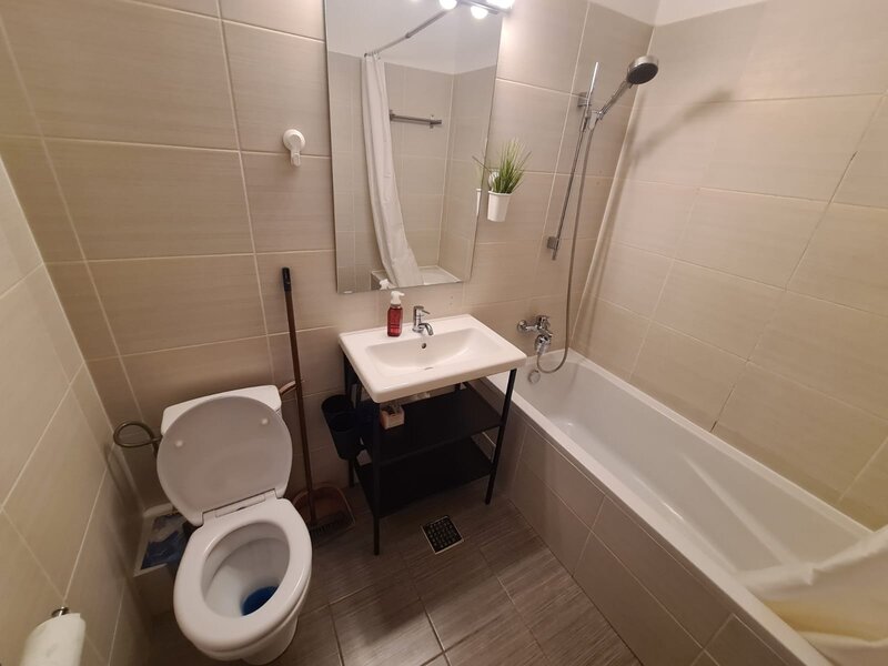 Titan, apartament bloc nou spatios + loc parcare 10 min Metrou Titan